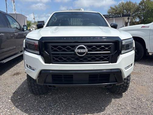 2023 Nissan Frontier SV