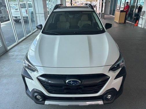 Crystal White Pearl 2025 Subaru Outback Limited