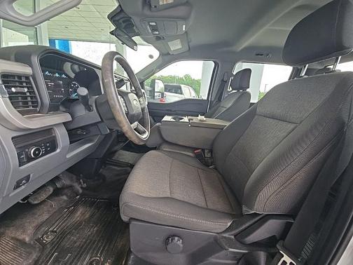 Oxford White 2024 Ford F-250 XL
