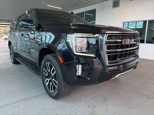 2023 GMC Yukon XL 4WD AT4