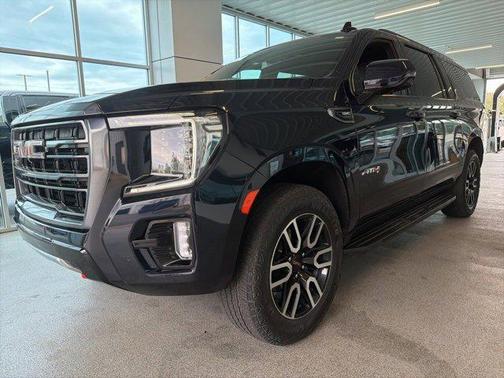 2023 GMC Yukon XL 4WD AT4