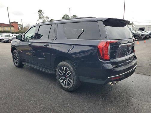 2023 GMC Yukon XL 4WD AT4