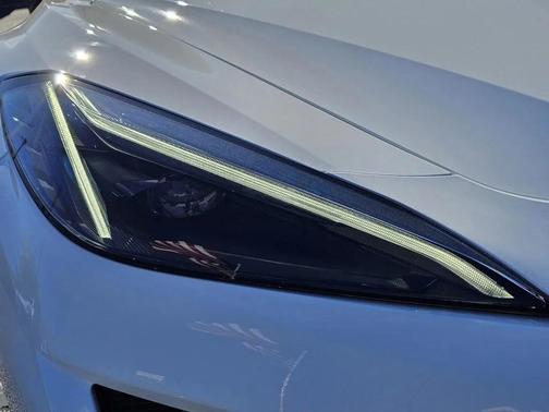 Arctic White 2025 Chevrolet Corvette Z06