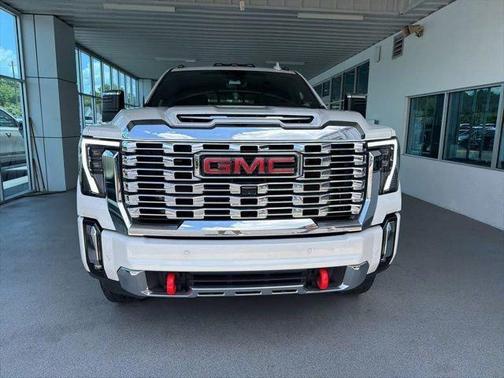 White Frost Tricoat 2024 GMC Sierra 2500 Denali