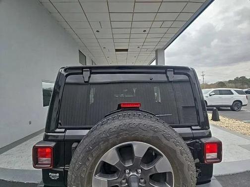 Black Clearcoat 2020 Jeep Wrangler Unlimited Sahara