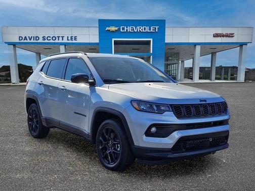 Silver Zynith Metallic Clearcoat 2026 Jeep Compass Latitude