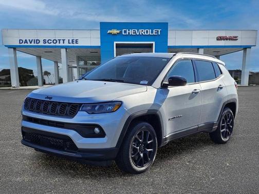 Silver Zynith Metallic Clearcoat 2026 Jeep Compass Latitude