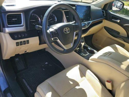 Blue 2015 Toyota Highlander Limited