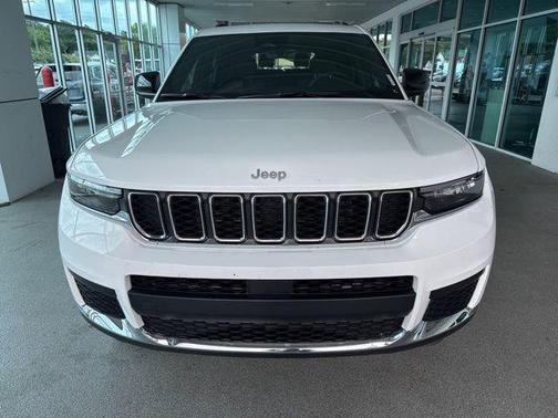 Bright White Clearcoat 2025 Jeep Grand Cherokee L Laredo
