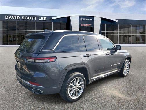 2022 Jeep Grand Cherokee Summit