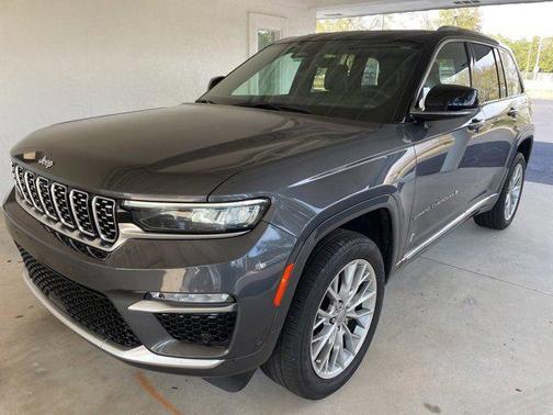 2022 Jeep Grand Cherokee Summit