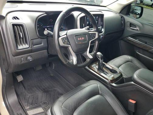 Desert Sand Metallic 2022 GMC Canyon Elevation