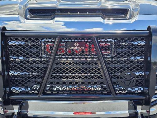 Onyx Black 2026 GMC Sierra 2500 SLE