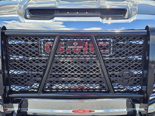 Onyx Black 2026 GMC Sierra 2500 SLE