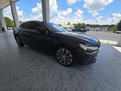 2020 Volvo S90 T6 Momentum