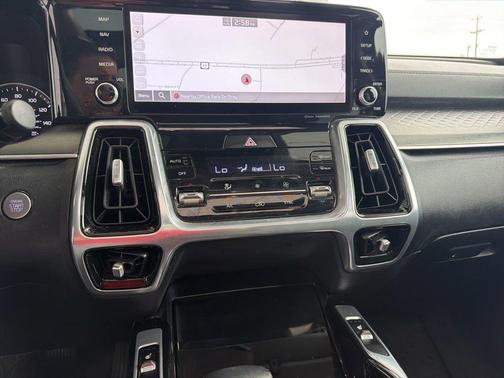 Wolf Gray 2022 Kia Sorento SX