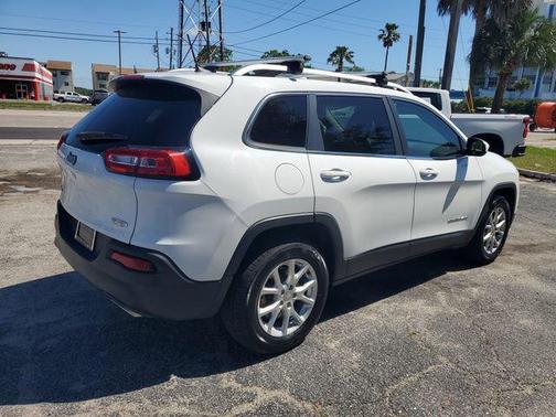 Bright White Clearcoat 2016 Jeep Cherokee Latitude