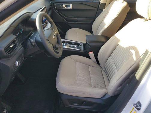 2021 Ford Explorer Base