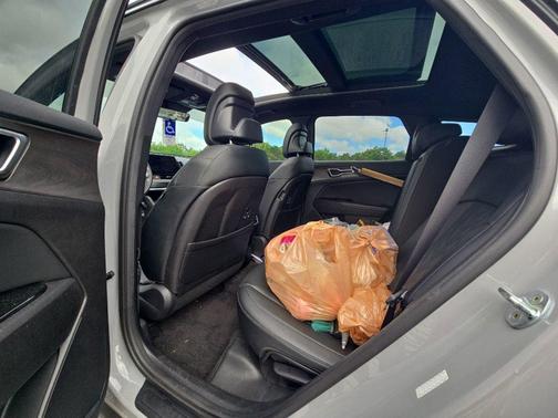 Wolf Gray/Ebony Black Roof 2023 Kia Sportage S