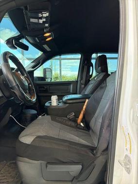 2022 RAM 2500 Tradesman Crew Cab 4x4 8' Box