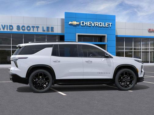Polar White Tricoat 2026 Chevrolet Traverse RS