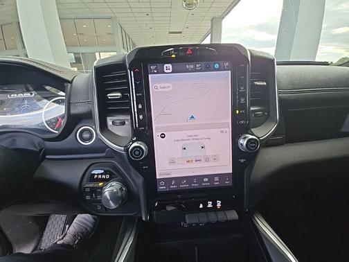 Diamond Black Crystal Pearlcoat 2025 RAM 1500 Laramie