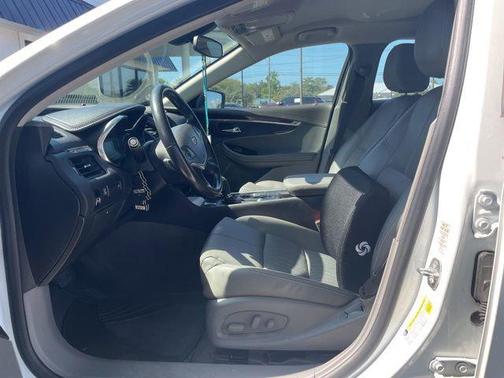 White 2016 Chevrolet Impala LT