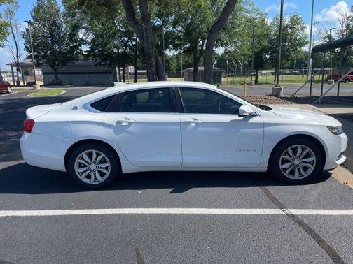 White 2016 Chevrolet Impala LT