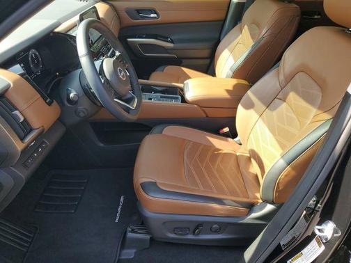 Super Black 2024 Nissan Pathfinder Platinum FWD