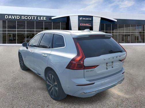 2023 Volvo XC60 B5 Ultimate Bright Theme