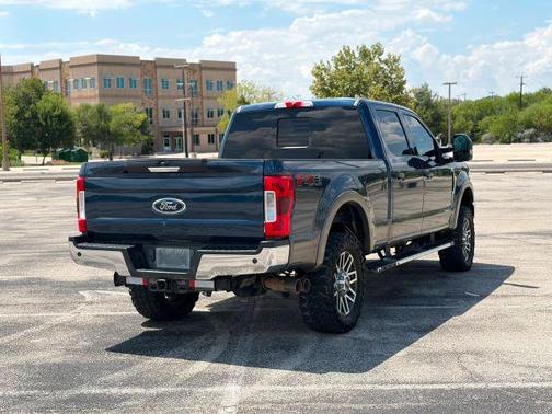 Blue 2019 Ford F-250 Lariat