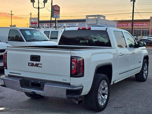 White 2018 GMC Sierra 1500 SLT