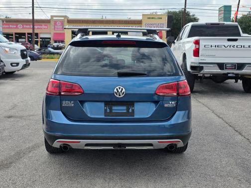 Silk Blue Metallic 2017 Volkswagen Golf Alltrack TSI S