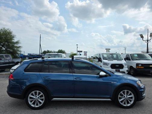 Silk Blue Metallic 2017 Volkswagen Golf Alltrack TSI S