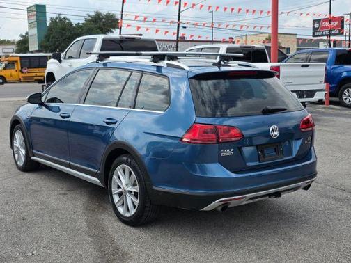 Silk Blue Metallic 2017 Volkswagen Golf Alltrack TSI S