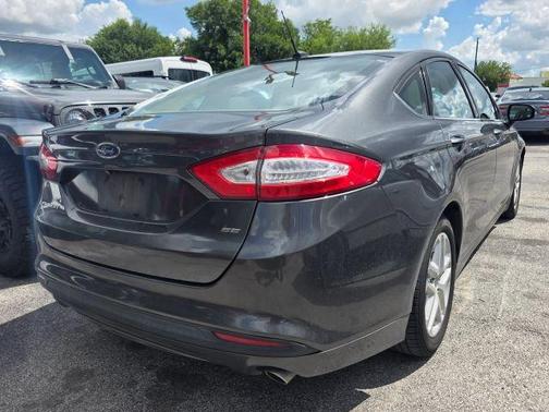 Gray 2016 Ford Fusion SE