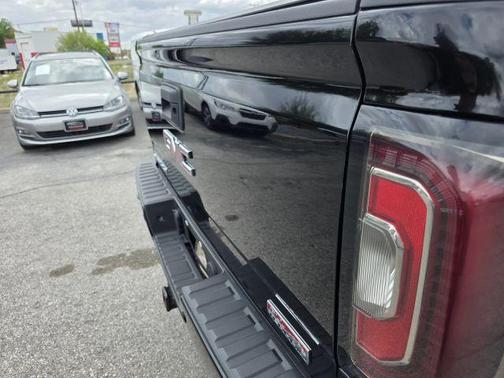 Black 2018 GMC Sierra 1500 SLT