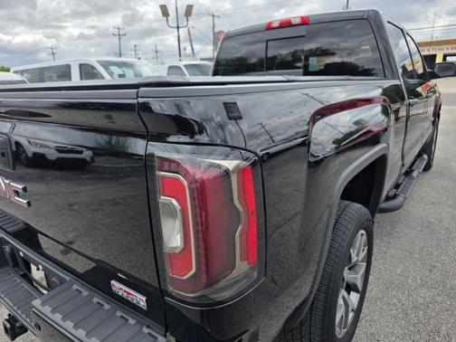 Black 2018 GMC Sierra 1500 SLT