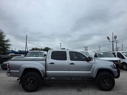 Gray 2014 Toyota Tacoma 5 FT