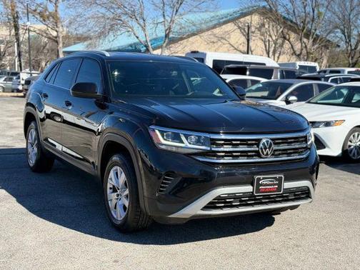 Deep Black Pearl Effect 2021 Volkswagen Atlas Cross Sport 2.0T S