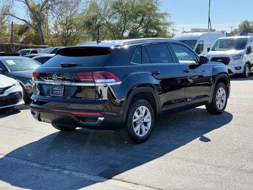 Deep Black Pearl Effect 2021 Volkswagen Atlas Cross Sport 2.0T S