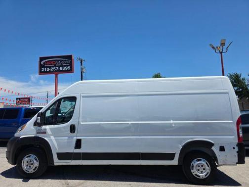 White 2019 RAM ProMaster 2500 High Roof