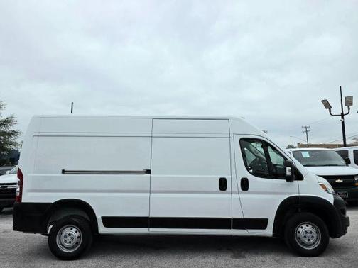 White 2023 RAM ProMaster 2500 High Roof