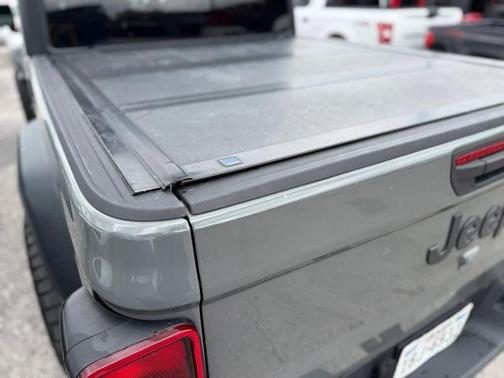 Gray 2020 Jeep Gladiator Sport
