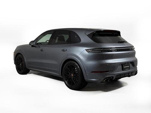 Vanadium Grey Metallic 2026 Porsche Cayenne GTS
