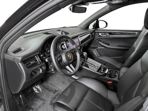2023 Porsche Macan 