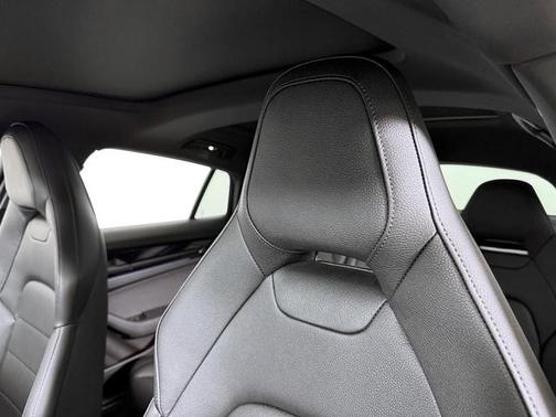 2026 Porsche Panamera 4