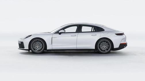 2026 Porsche Panamera 4