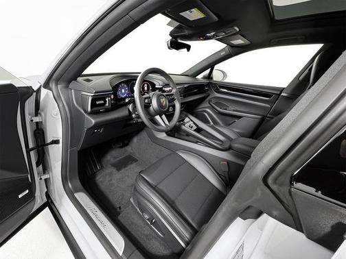 2025 Porsche Macan Electric