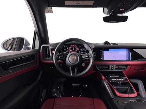 2025 Porsche Cayenne GTS